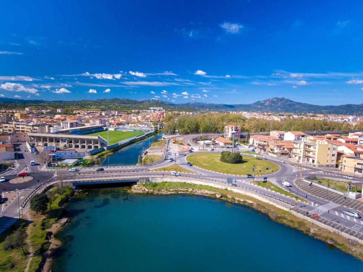 A Due Passi Olbia Bed and Breakfast Exteriör bild